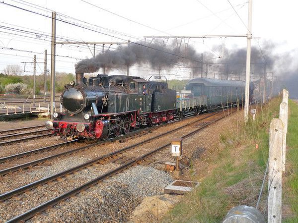 ANCIENNE LOCOMOTIVE 