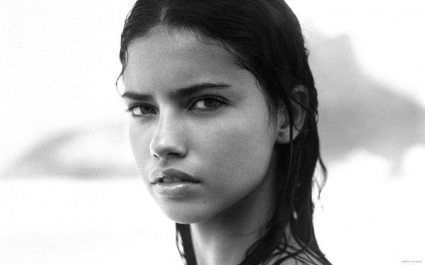 FOND D ECRAN ADRIANA LIMA