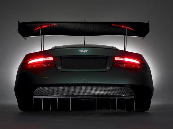 FOND D ECRAN ASTON MARTIN 