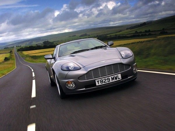 FOND D ECRAN ASTON MARTIN