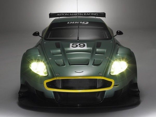 FOND D ECRAN ASTON MARTIN