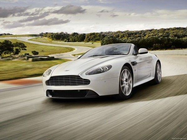 FOND D ECRAN ASTON MARTIN