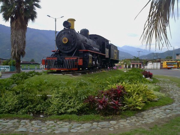 ANCIENNE LOCOMOTIVE 