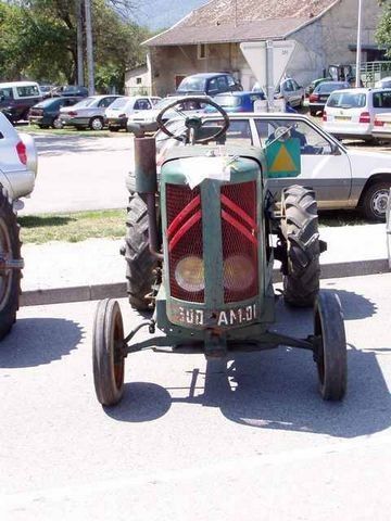 ancien tracteur