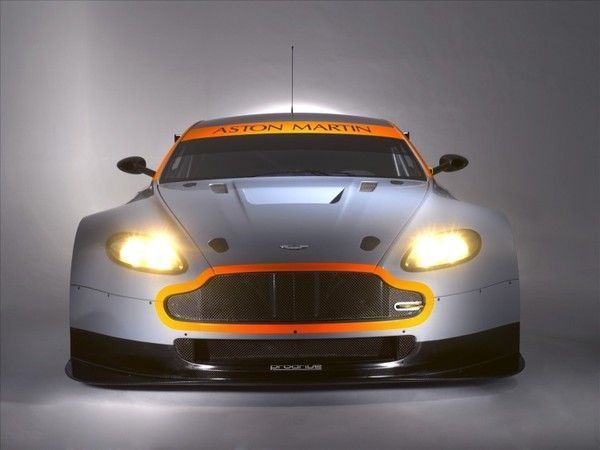 FOND D ECRAN ASTON MARTIN