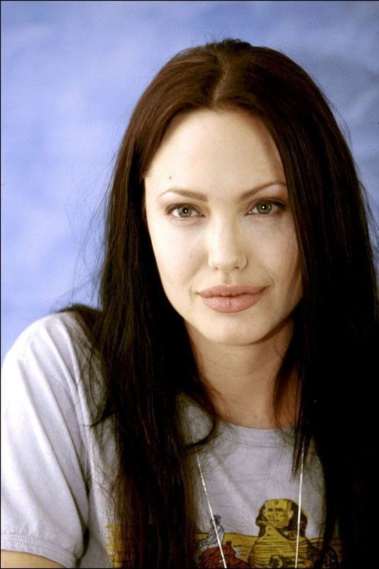 FOND D ECRAN ANGELINA JOLIE