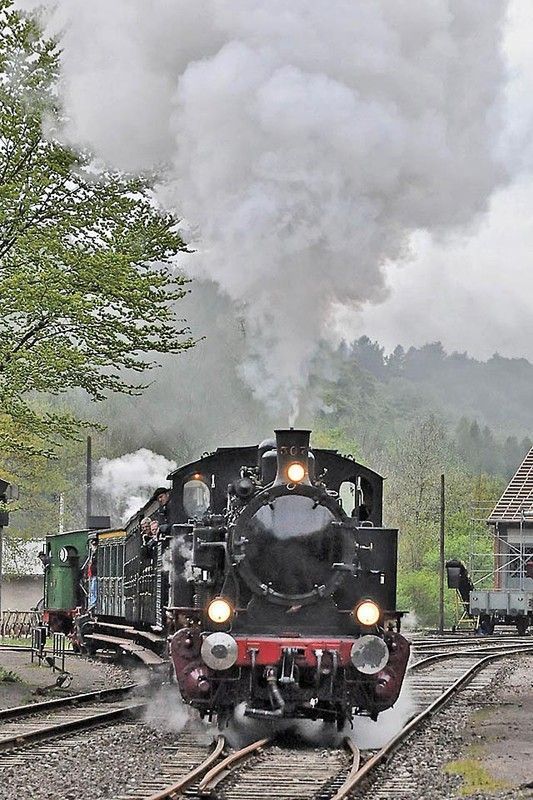 ANCIENNE LOCOMOTIVE 