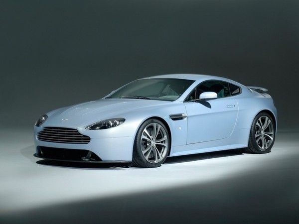 FOND D ECRAN ASTON MARTIN 