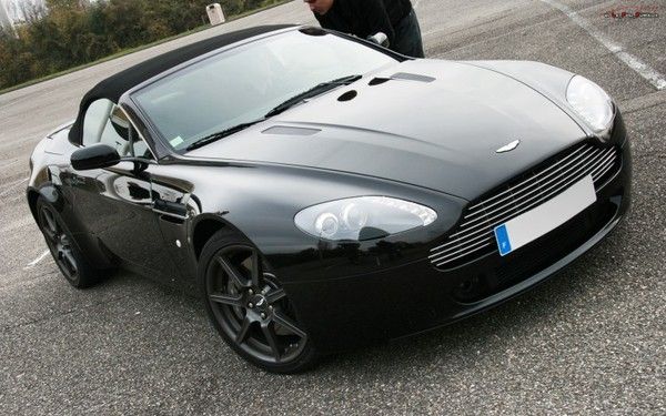 FOND D ECRAN ASTON MARTIN 